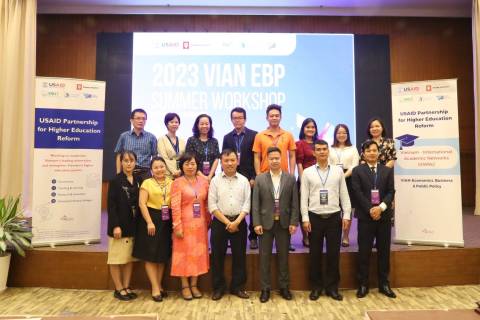 Vietnam-International Academic Network (VIAN)-Economics, Business and Public Policy Hosts Its First  Summer Workshop